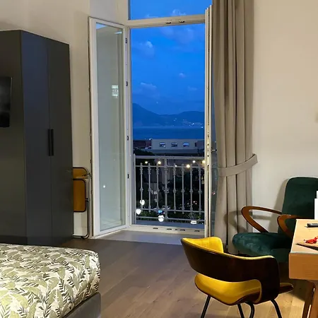 بيت ضيافة Il Mastio Panoramic - Vista Mare Centro نابولي